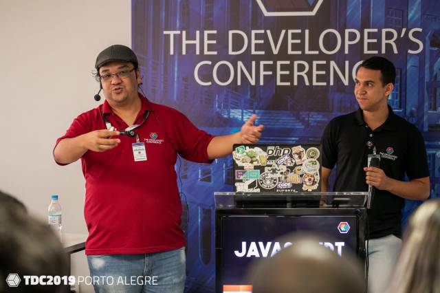 Mateus Rocha palestrou com o Prof. Anderson sobre PWA na trilha de Javascript
