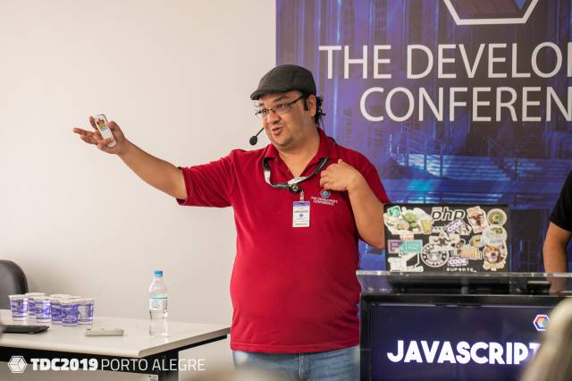 Além da palestra na trilha de Javascript, o Prof. Anderson também coordenou a trilha de Wrb / Front-end